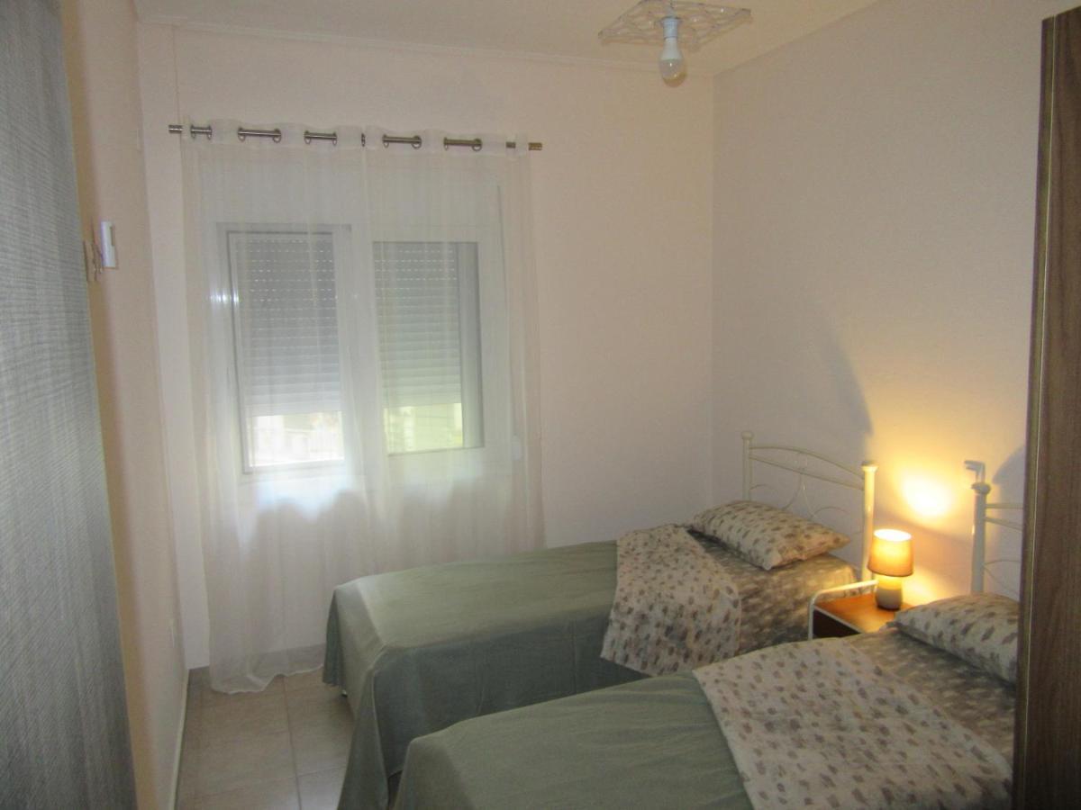 Με Θεα Το Λιμανι Apartment Piraeus Exterior photo